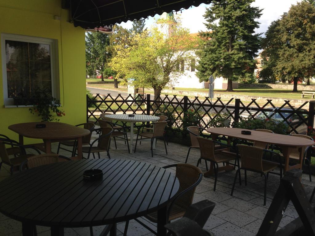 Penzion Krasny Dvur Exteriör bild
