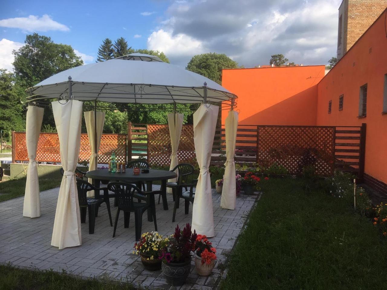 Penzion Krasny Dvur Exteriör bild