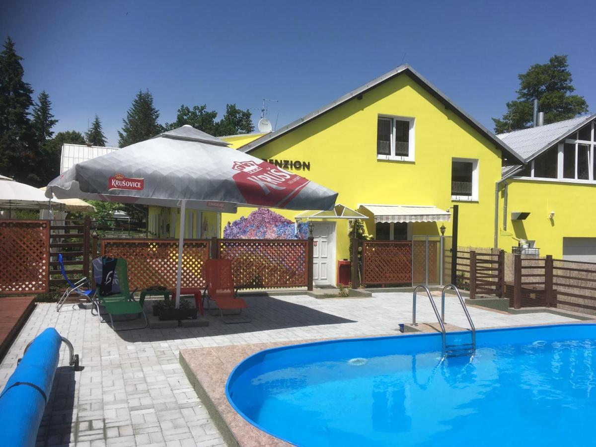 Penzion Krasny Dvur Exteriör bild
