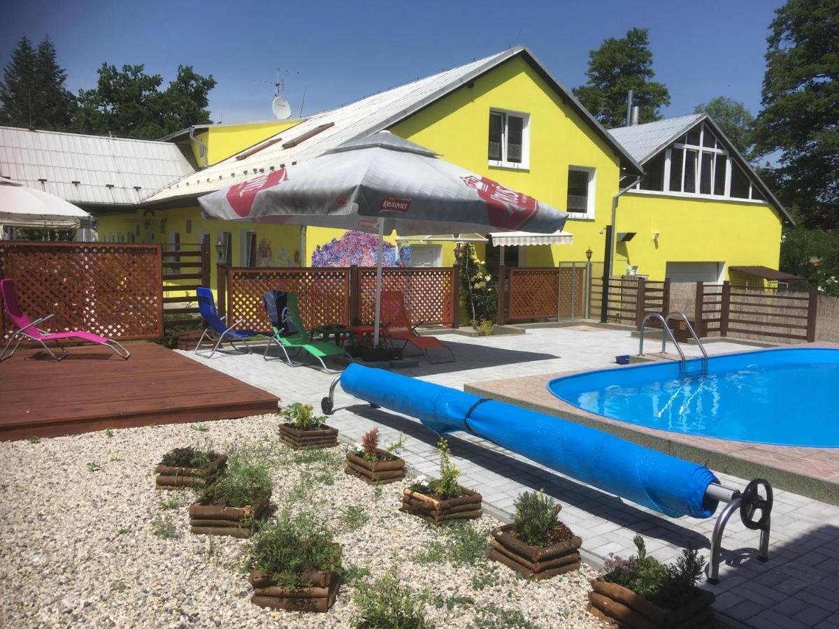 Penzion Krasny Dvur Exteriör bild